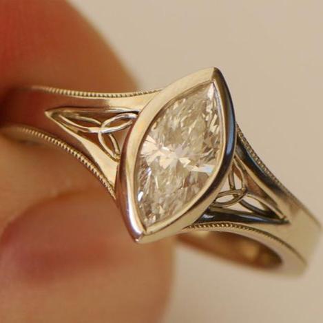 Vintage Oval White Crystal Gold Ring