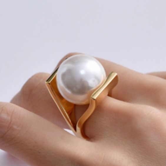 Vintage Inlaid Pearl Golden Ring