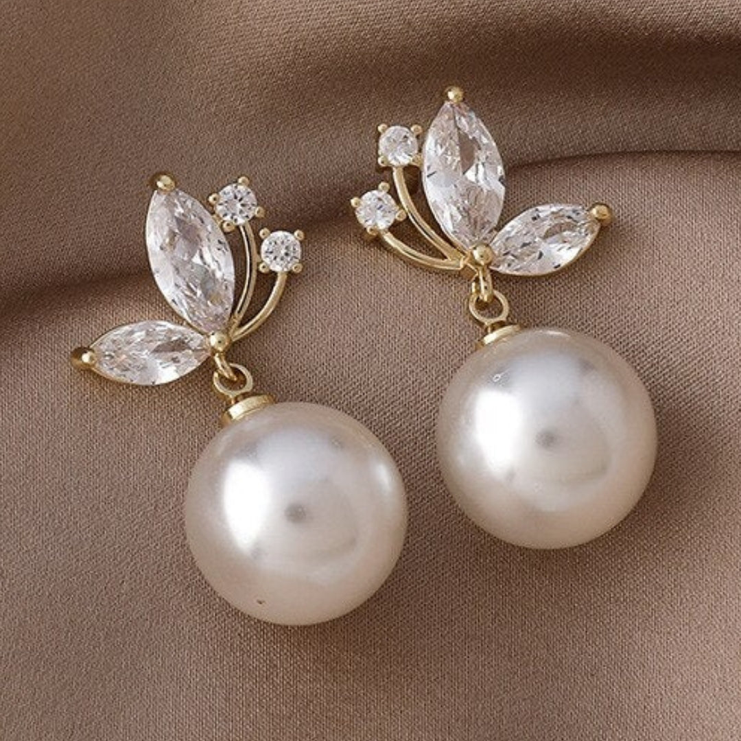 Exotic White Pearl Crystal Earrings