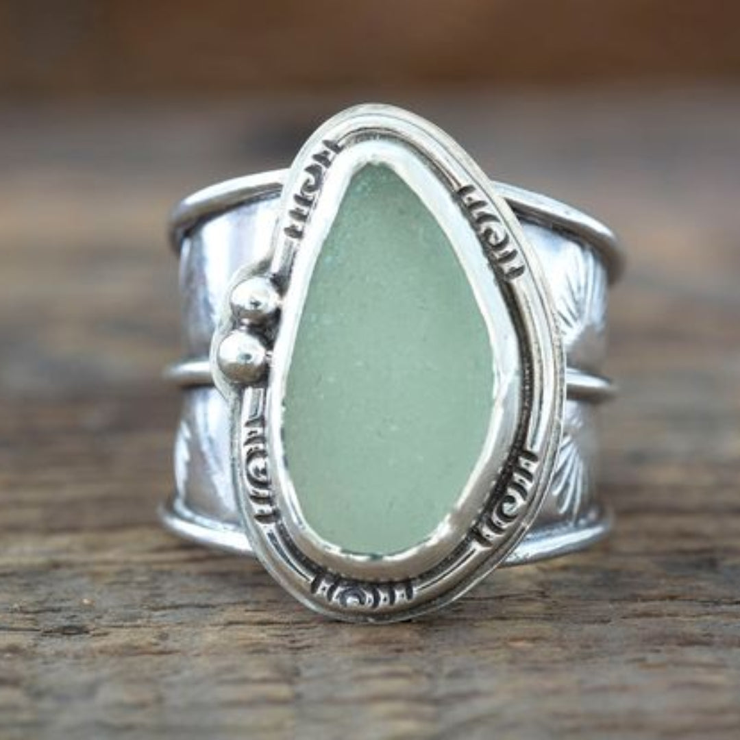 Vintage Green Inlaid Moonstone Ring