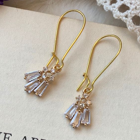 Vintage Dangling Glass Gold Earrings