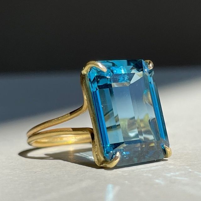 Vintage Blue Ocean Glass Gold Ring