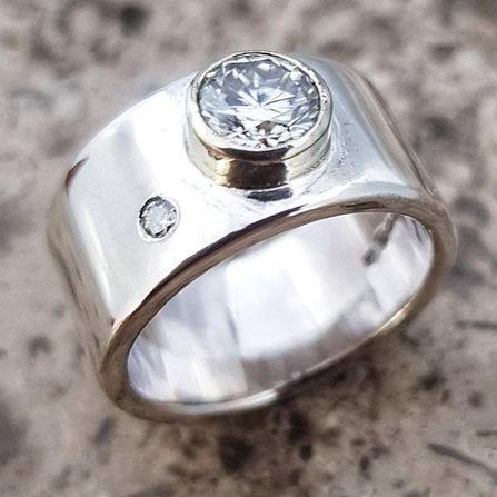 Vintage White Glass Silvered Ring