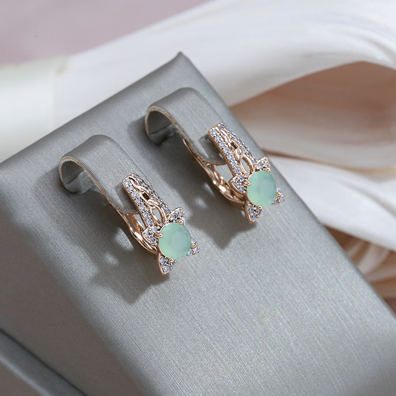 Elegant Earrings with Green Crystal in Gold