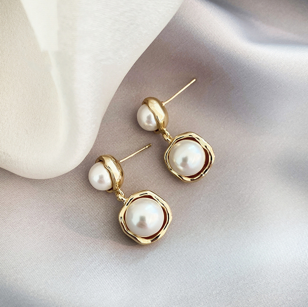 Golden Pearl Earrings