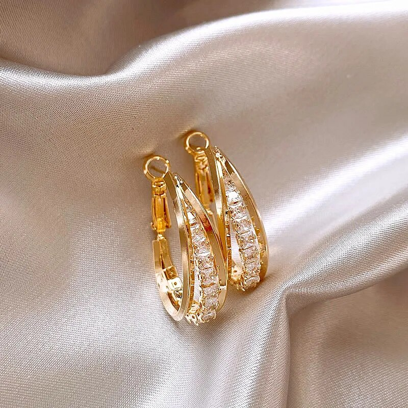 Elegant Shiny Golden Earrings