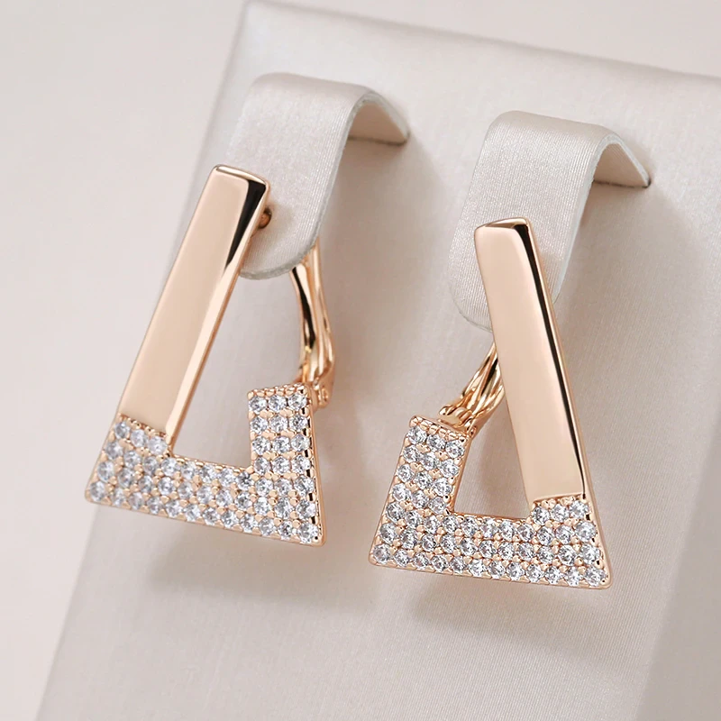 Elegant Golden Bright Earrings