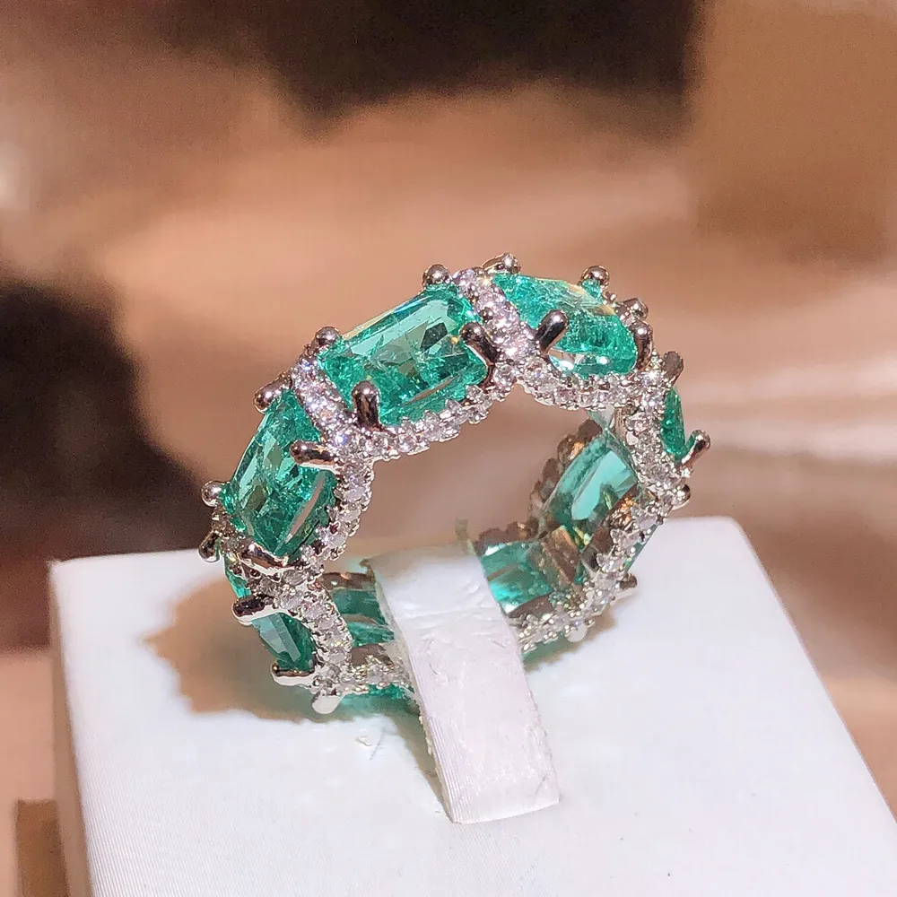 Elegant Green Crystal Ring