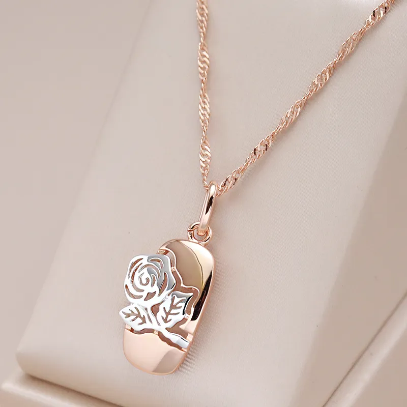 Elegant Golden Rose Necklace