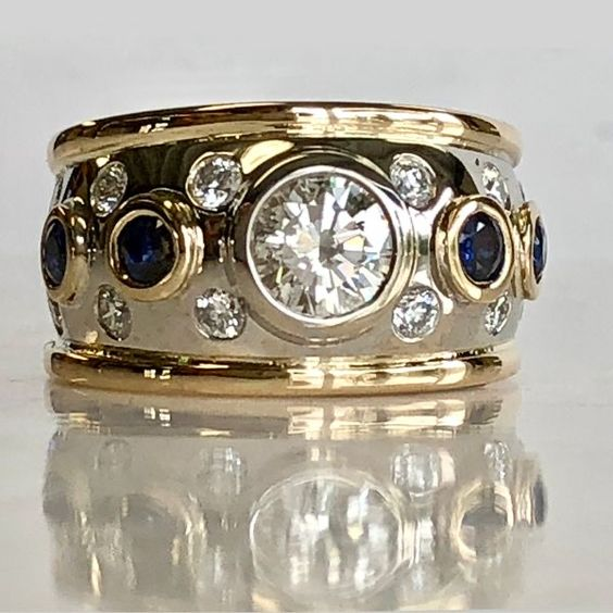 Vintage Golden & Zirconia Inlaid Ring