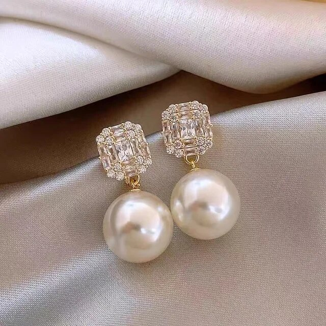 Elegant Cubic Zirconia Pearl Earrings