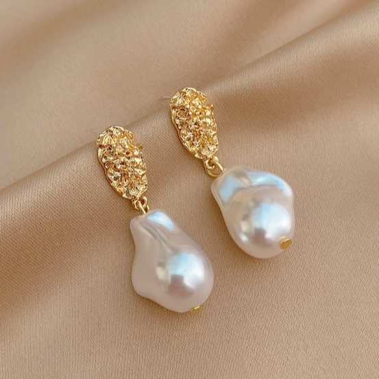 Elegant Old Pearl Earrings