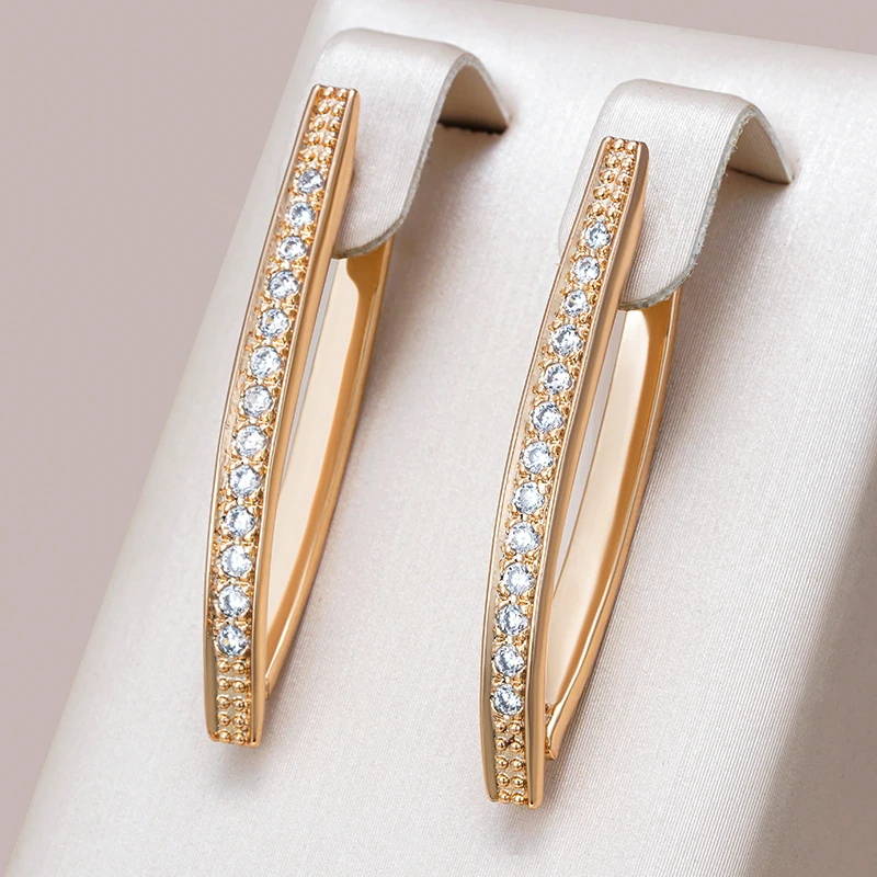 Elegant Bright Pointed Earrings