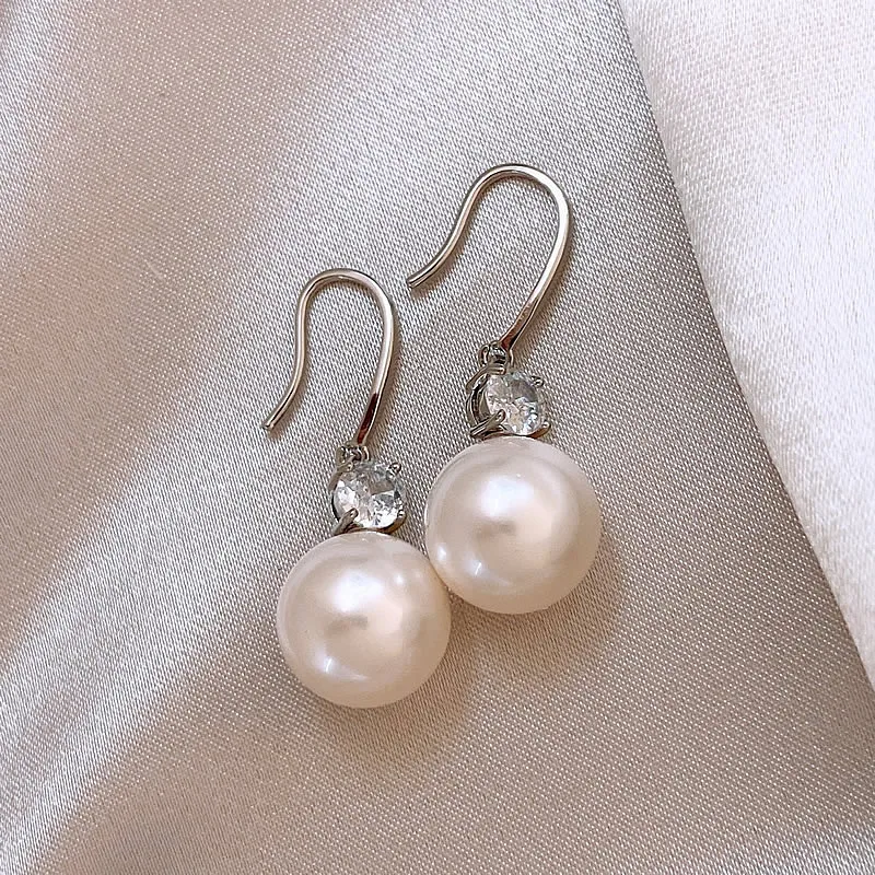 Elegant Inlaid Zirconia Pearl Earrings