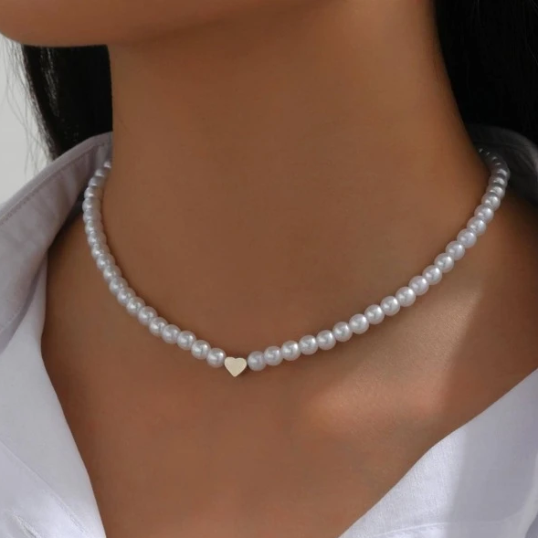 Elegant Golden Heart Pearl Necklace