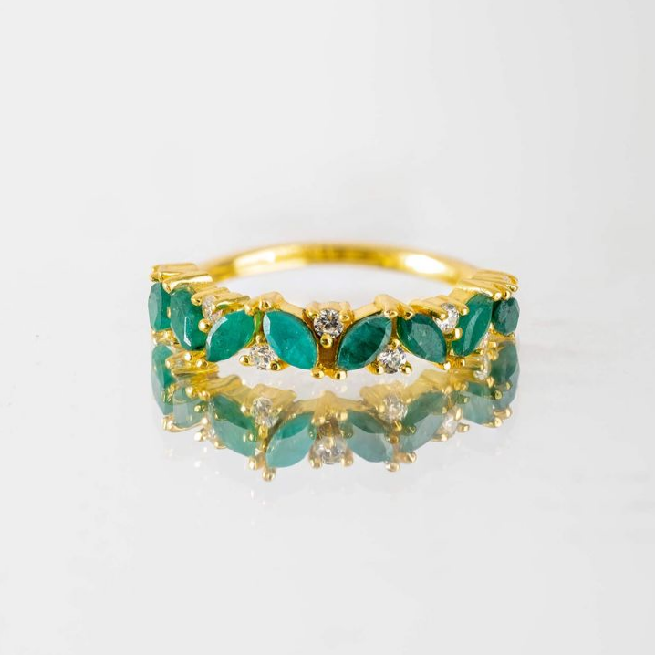 Elegant Green Crystal Leaf Ring