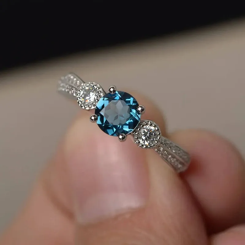 Elegant Blue Crystal Ring