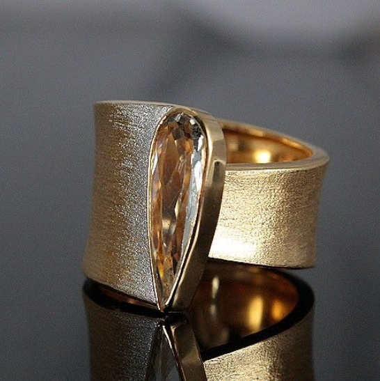 Shiny cut Vintage Gold Ring