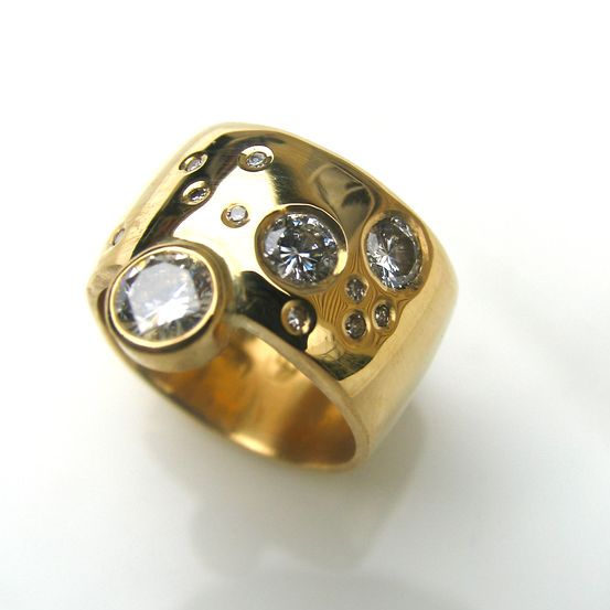 Vintage Gold Inlaid Stones Ring