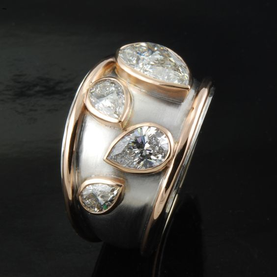 Vintage Zirconia Inlaid Gold Plated Ring