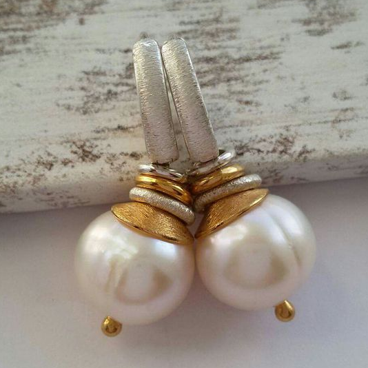 Vintage White Pearl Gold Earrings