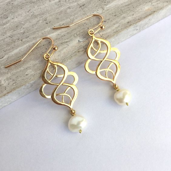 Vintage Spiral Gold Pearl Earrings