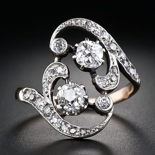 Vintage Wavy Zirconia Ring