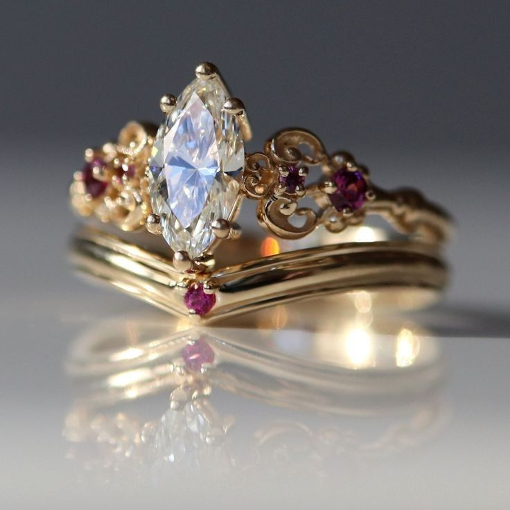 Vintage Crystal Crown Gold Ring