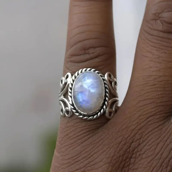 Vintage White Stone Silver Ring